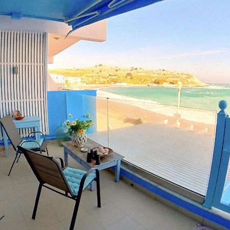 Deluxe Beach Apartment- Sleeps 2 & Private Terrace Haraki Exterior photo