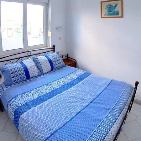 Deluxe Beach Apartment- Sleeps 2 & Private Terrace Haraki Exterior photo