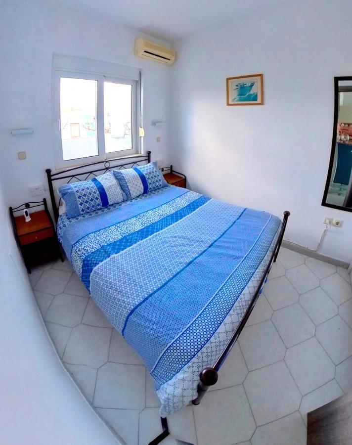 Deluxe Beach Apartment- Sleeps 2 & Private Terrace Haraki Exterior photo