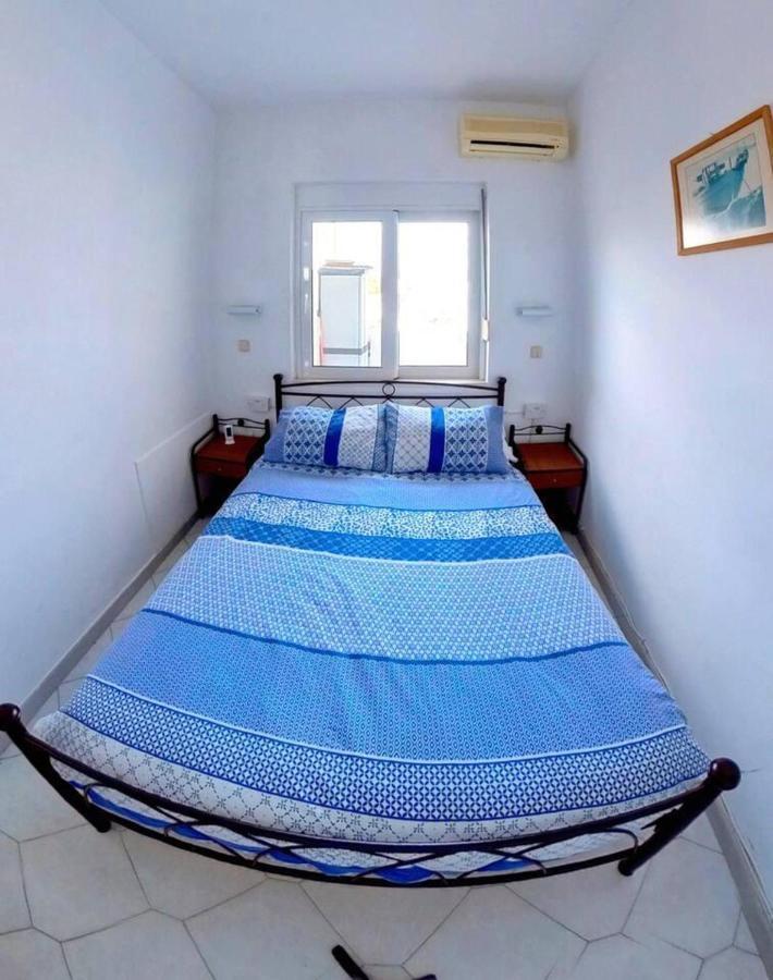 Deluxe Beach Apartment- Sleeps 2 & Private Terrace Haraki Exterior photo