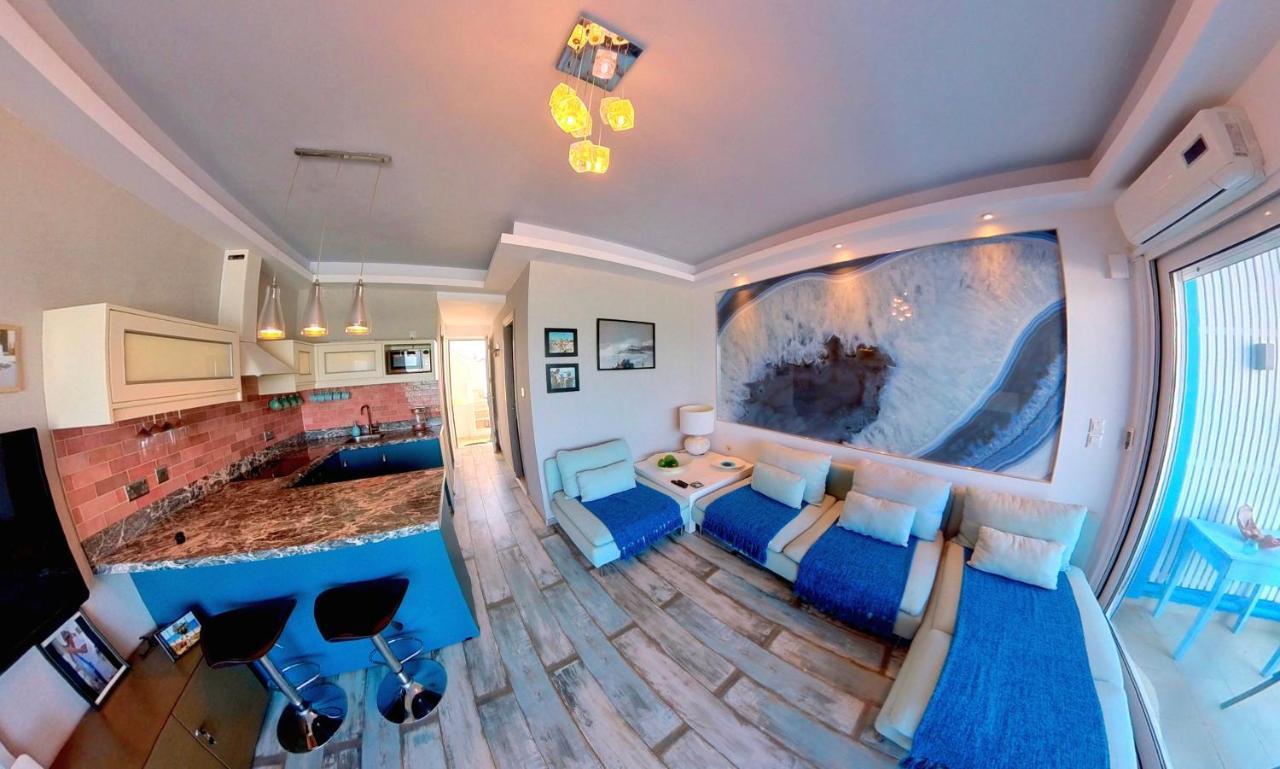 Deluxe Beach Apartment- Sleeps 2 & Private Terrace Haraki Exterior photo
